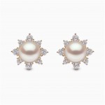 Yoko London - Trend Freshwater Pearl and Diamond Stud Earrings in Yellow Gold